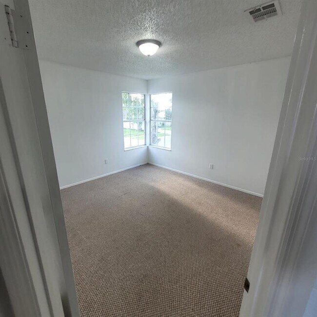 Building Photo - 214 Bay Head Dr