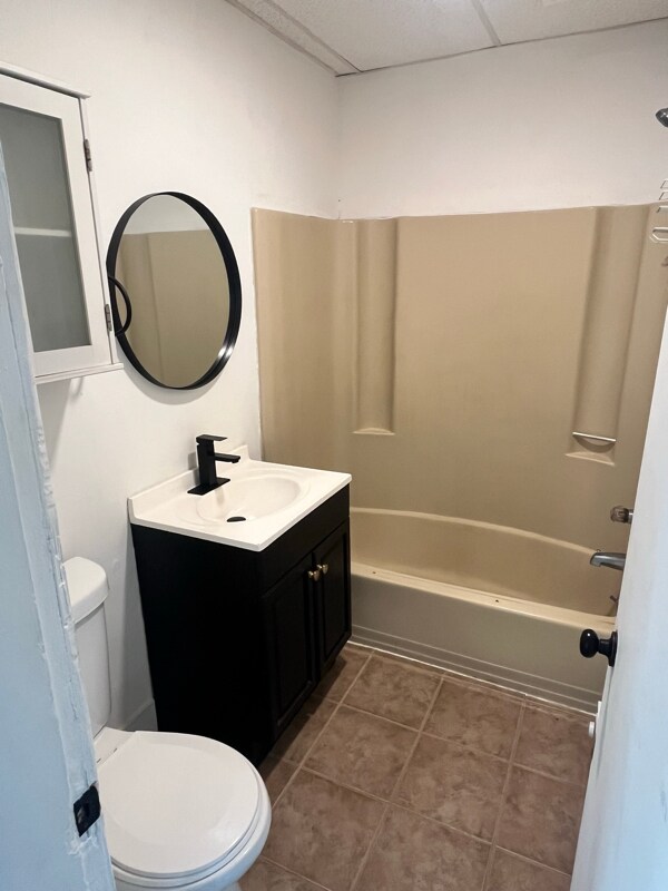 Building Photo - 387 S Elm St