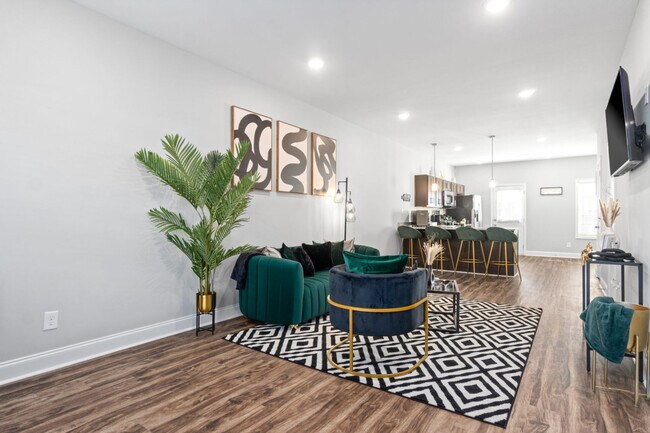 Building Photo - 541 New S Dr