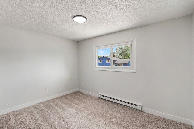 Building Photo - 8204 Hallett Ct