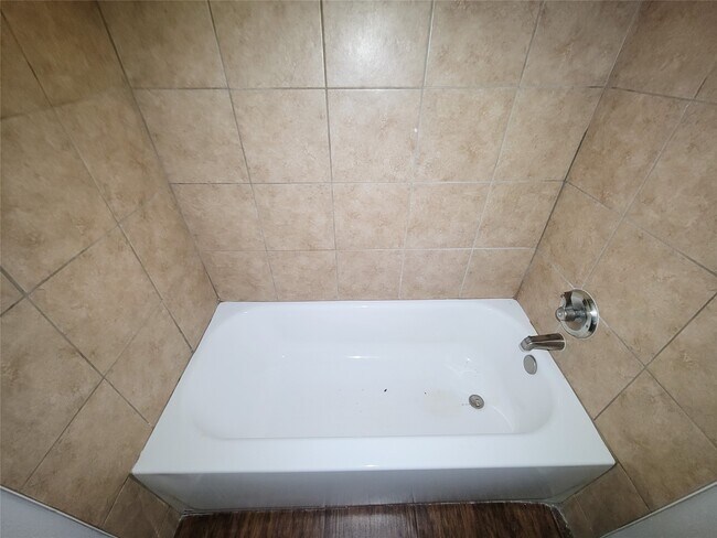 Building Photo - 18402 Tall Cypress Dr