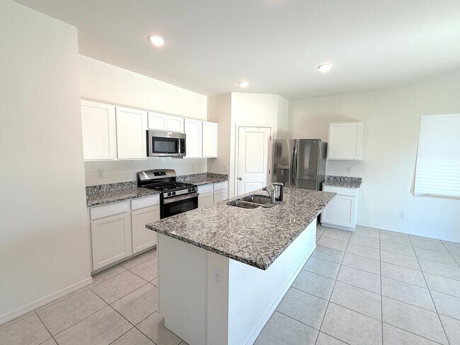 Building Photo - 5725 W Willow Rdg Dr