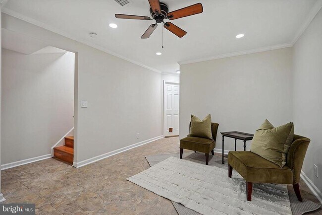 Building Photo - 8552 Southlawn Ct