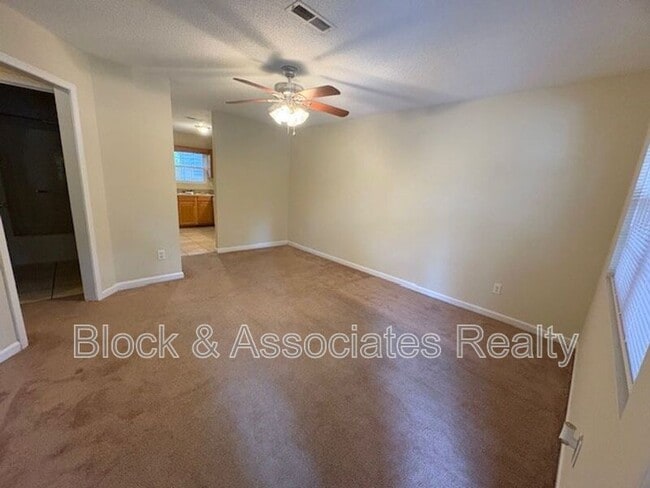 Building Photo - 1542 Thornsdale Dr