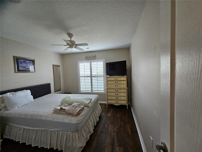 Building Photo - 2038 Grantham Greens Dr