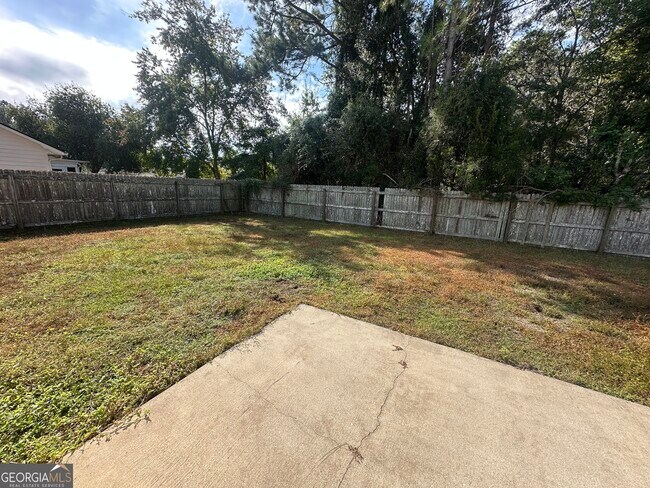 Building Photo - 119 Lake Wisteria Ct