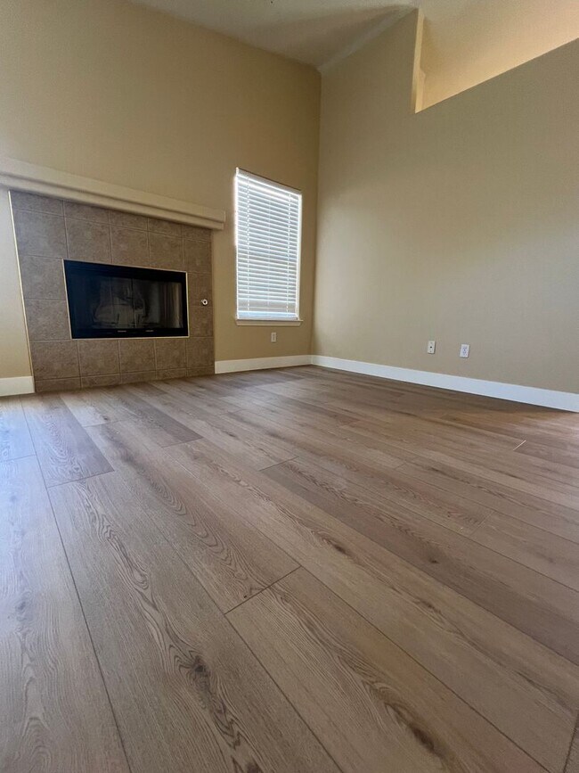 Building Photo - 4205 Serene Oak Dr