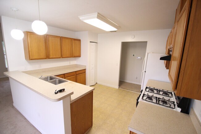 Building Photo - 4580 NE 16th Ter