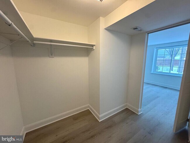 Building Photo - 4420 Groombridge Way