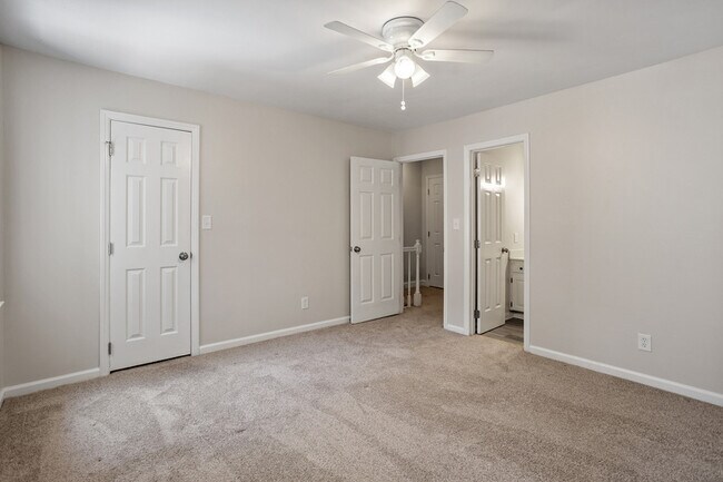 Building Photo - 516 Caprice Ct