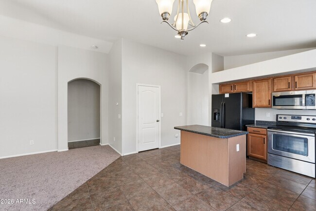 Building Photo - 40381 W Robbins Dr