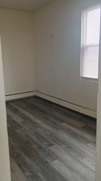 Building Photo - 133 44th St