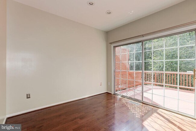 Building Photo - 7238 Stover Ct