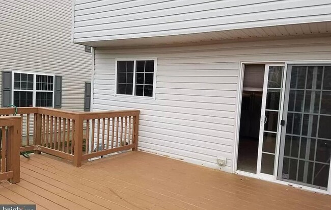 DECK - 3632 Bancroft Rd