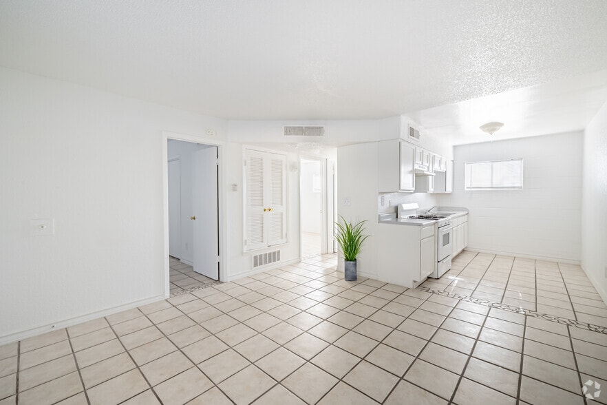 2BR, 1BA - 750SF - Kitchen / Dining Room - Hacienda Heights