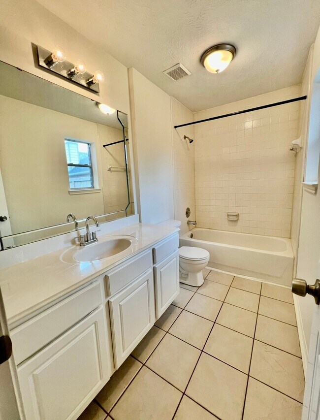 Building Photo - 6010 Forest Plaza Ct