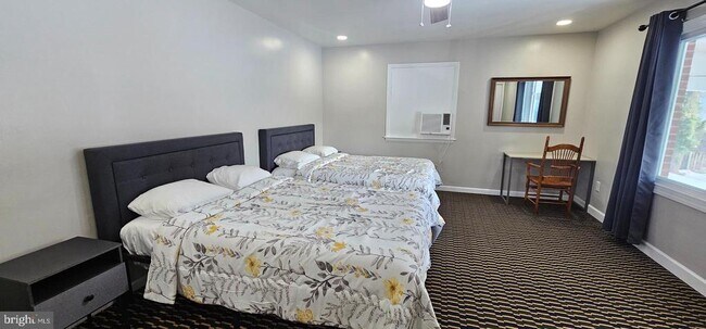 Building Photo - 2645 Valley Ave