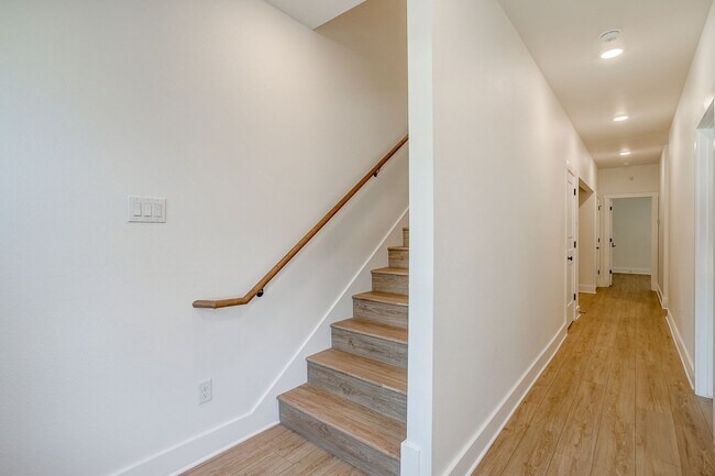 Building Photo - 2341 Benbrook Blvd