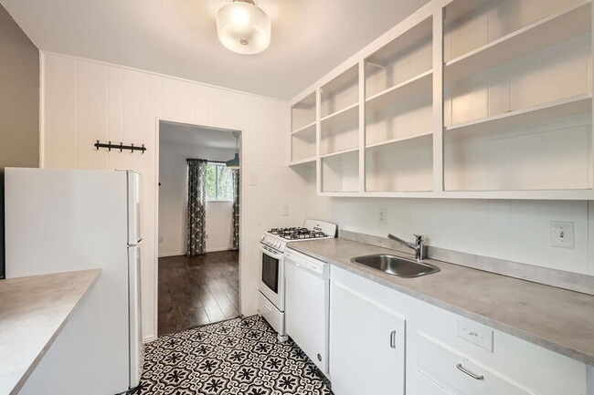 Building Photo - 2515 W Willamette Ave