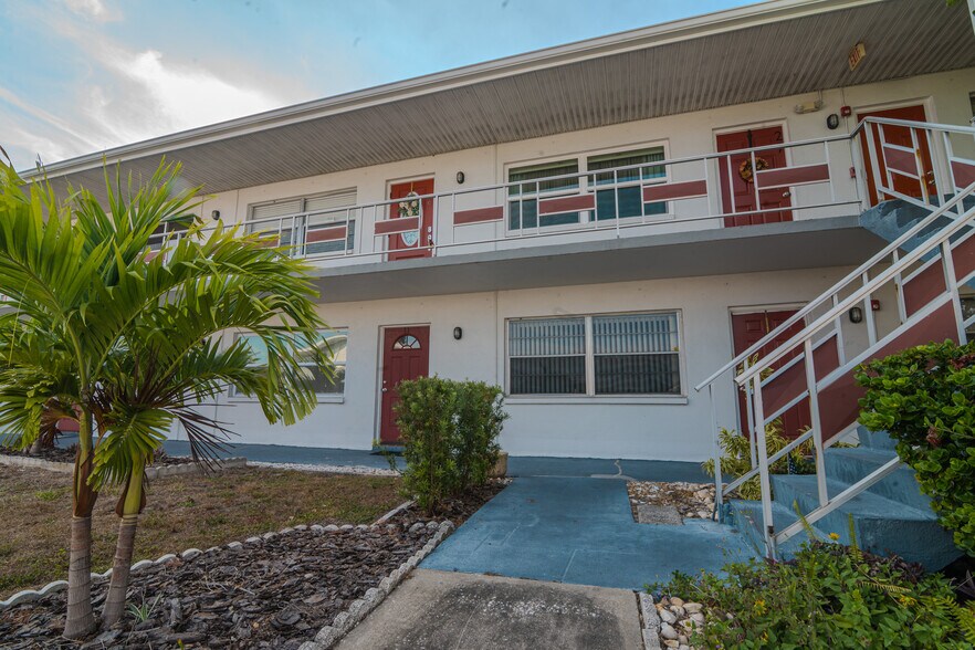 Building Photo - 5850 18th St N