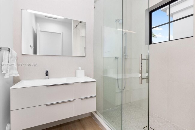 Building Photo - 895 NE 76th St