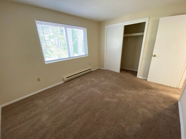 Building Photo - 95 Powers St