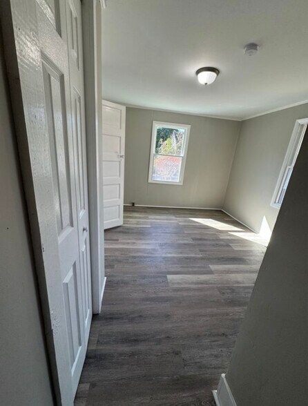 Building Photo - 1107 Fuller St