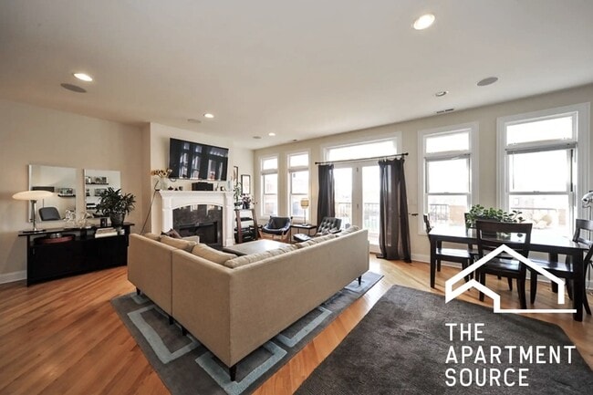 Building Photo - 3856 N Southport Ave