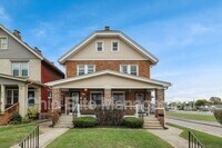 Building Photo - 618 Lilley Ave