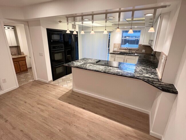 Building Photo - 2829 SW Cornell Ave