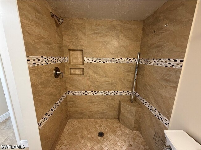 Building Photo - 5327 Summerlin Rd