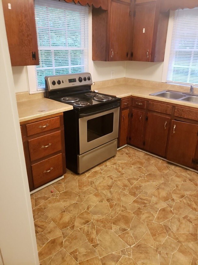 Building Photo - 3 br, 2 bath House - 1508 East 11th Street