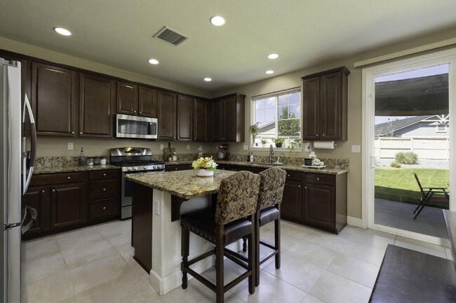 Building Photo - Spacious Home in Damonte Ranch - Large Backyard!