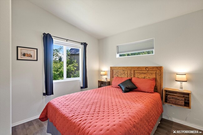 Building Photo - Cute 1 bedroom + 1 Bathroom w/ office - UT...