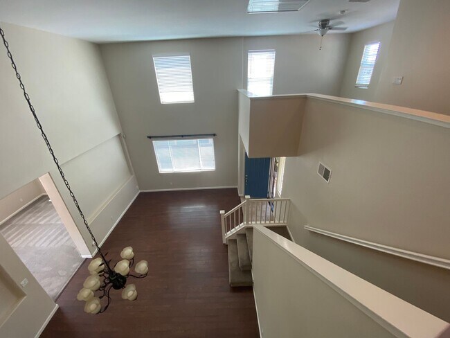 Building Photo - 5106 Rowe Dr