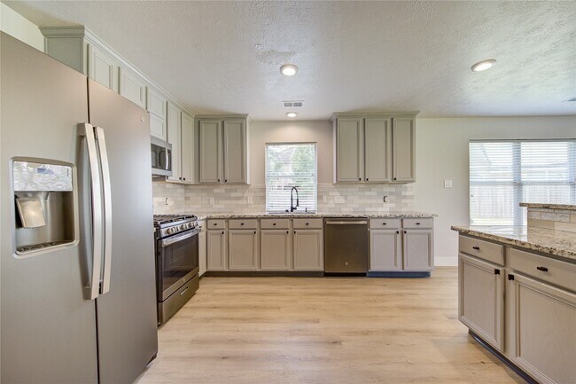 Building Photo - 4931 Lake Catherine Ct