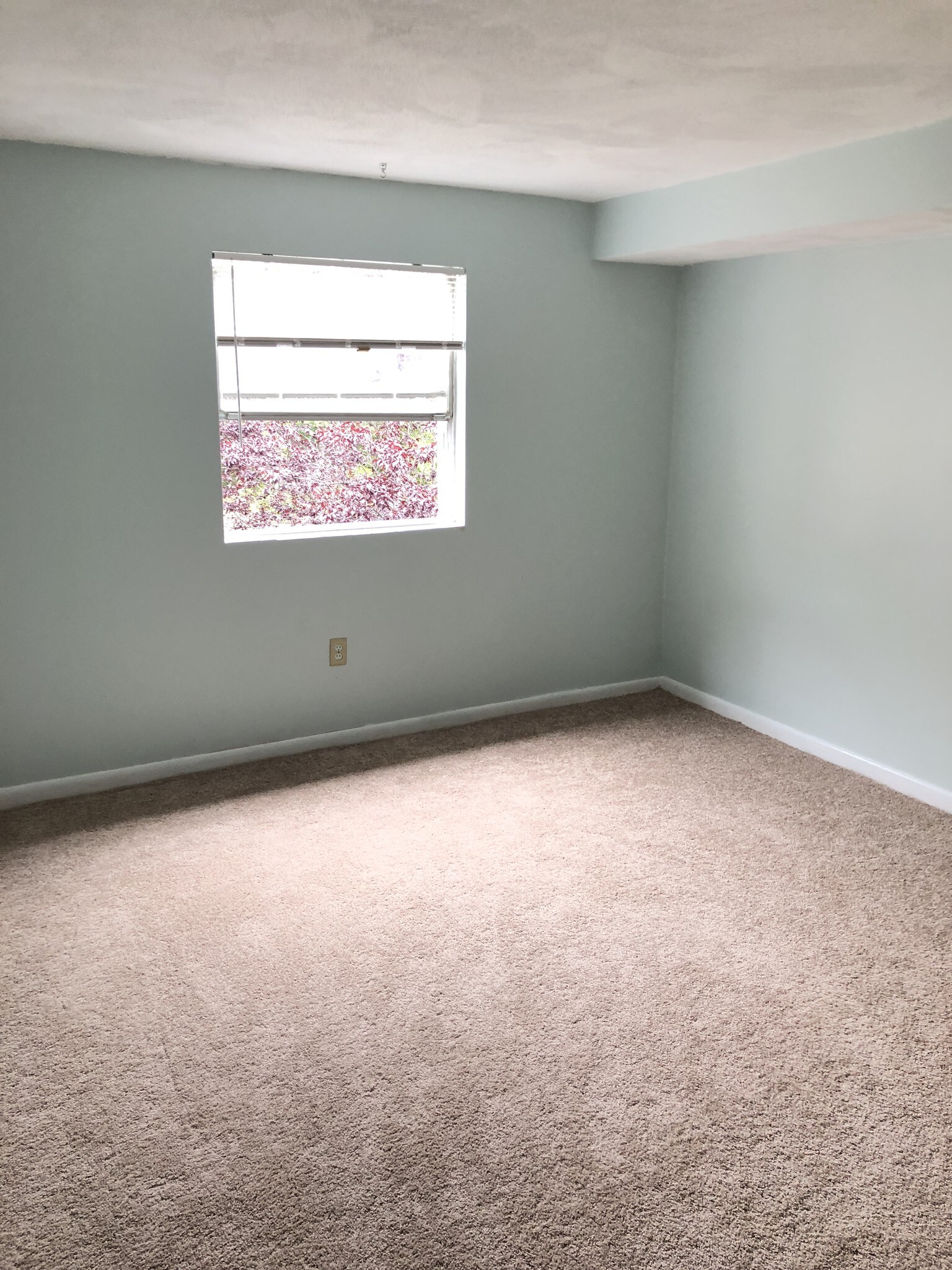 2nd bedroom - 107 Oak Ln