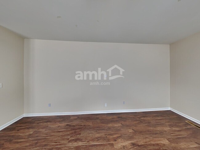 Building Photo - 105 Riverfront Pky