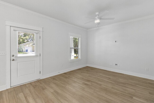 Building Photo - Amelia Island Cottage - Excellent condition