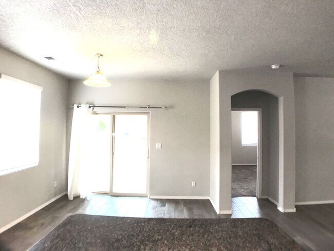 Building Photo - Spacious 3BR/2BA Los Lunas Home with Open Layout, Office Space & Refrigerated Air