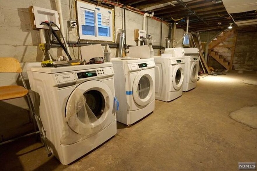 Laundry Room - 17 Northfield Ave