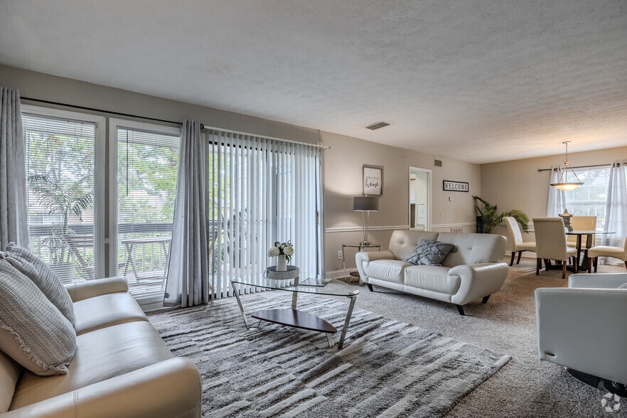 2BR, 2BA - 1072SF - Living Room - The Quarry