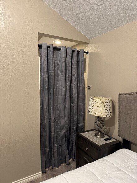 Building Photo - 3670 Wren St