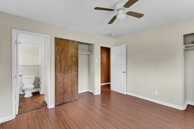 Building Photo - 2440 Castle Dr