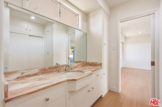 Building Photo - 1682 Larco Way