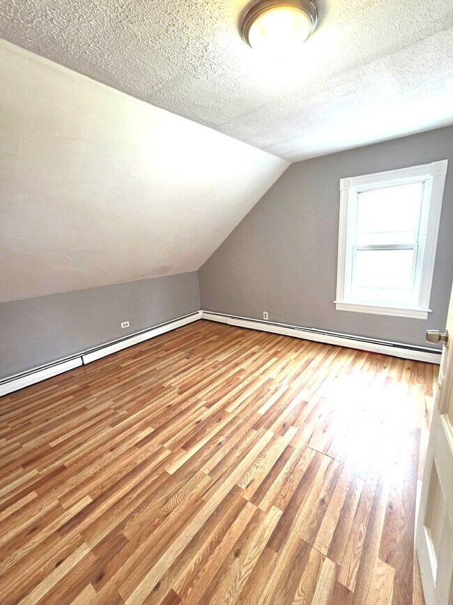 Building Photo - 90-92 Boutwell Street