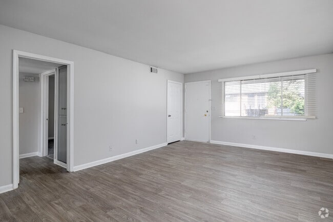 2BR, 1BA - 925SF - Living Room - The Ivy at 1890
