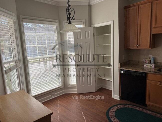 Building Photo - 303 Sugar Maple Ave