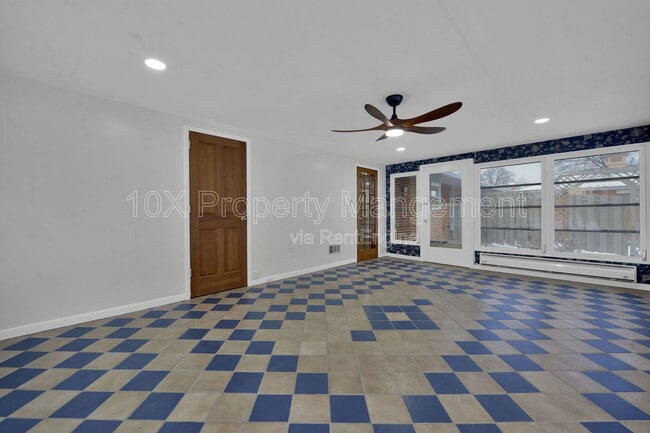 Building Photo - 1638 Parkinson Dr