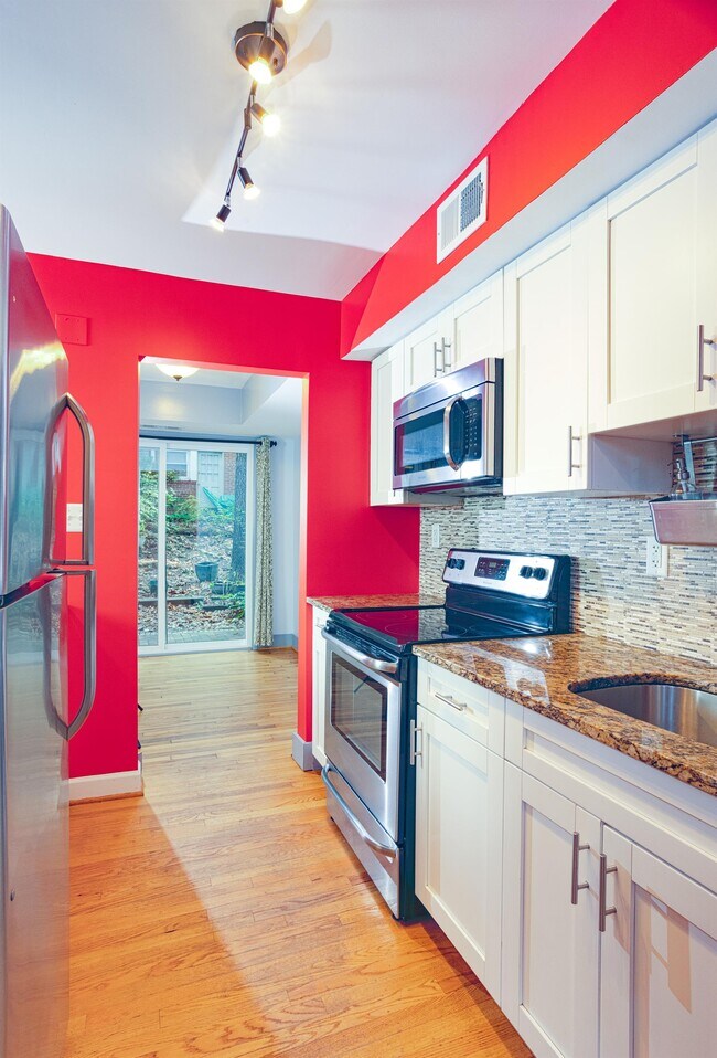 Building Photo - 8524 Manchester Rd